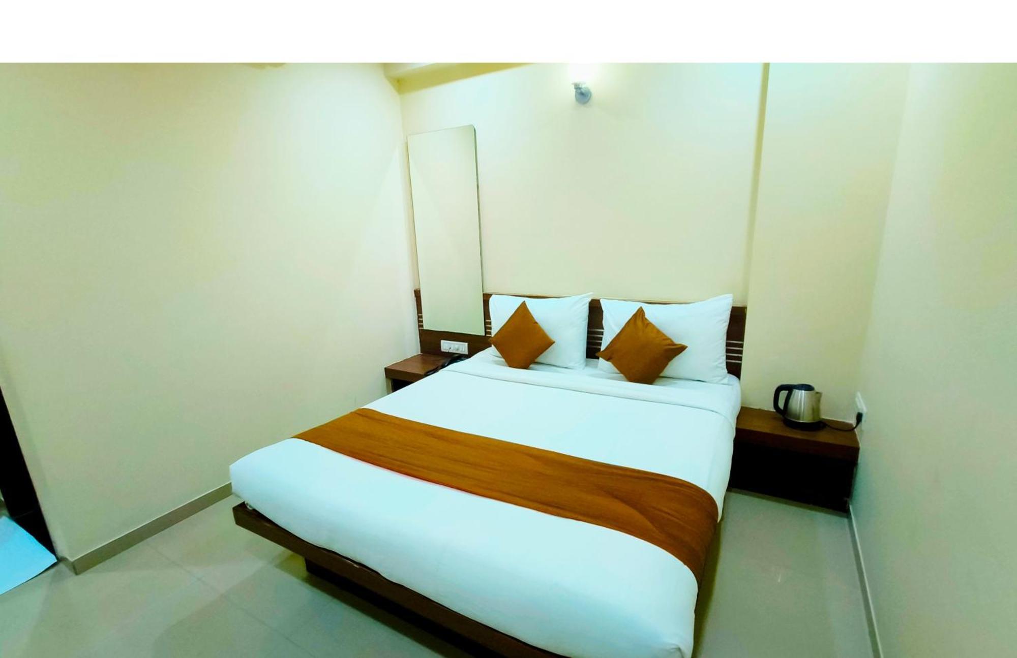 Hotel Sai Srushti By Neem Square Shirdi Exterior foto